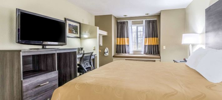 Quality Inn & Suites North Lima - Boardman Hotels in Mahoning County