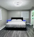 5 Star Luxury Stay Near Chicago O'hare Airport, King Beds Hotels in Des Plaines