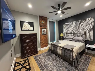 Stadium Stay #4  A 5 minute walk to Lucas Oil Stadium and free parking.