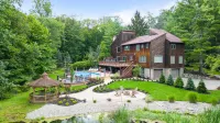 Private Pool, Hot Tub and Scenic Waterfront Views - Luxurious Retreat