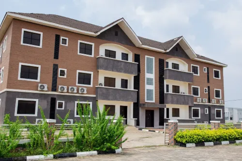 Peace de Luxe Limited Hotels in Shagamu