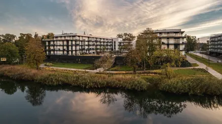 Sagaris z Basenem, Sun & Snow