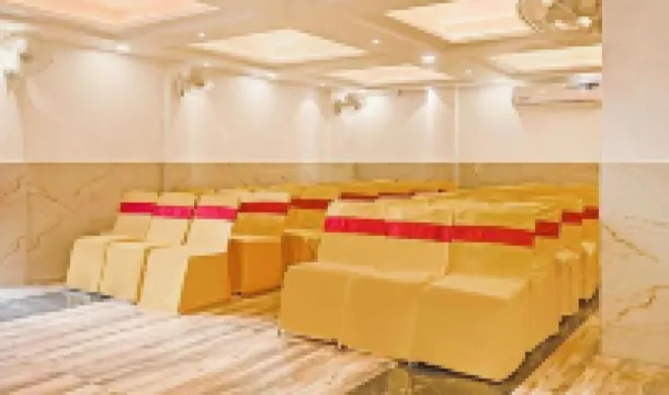 FabHotel Holiday Grand