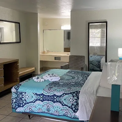APM Inn & Suites - Jacksonville Hotels near Criswell Park