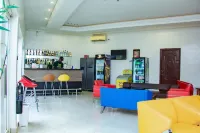 The Point Hotel & Suites - bar