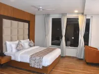 Hhw Buddha Lineage Hotels near Thai Temple