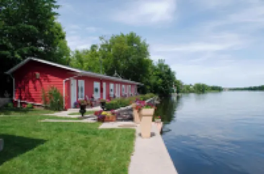 The Water's Edge Inn Hotels in Northumberland County