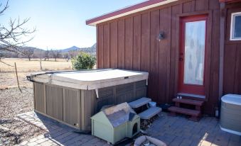 Zebra Rustic Retreat 3BR Home on Zebra Ranch