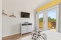 Cabin #2 A Joyful Place 5 Star Adult Resort  minutes from scalloping & fishing