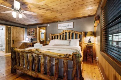 Trails End Lodge Spacious 5-bedroom cabin in tranquil Morganton with AC, WiFi Hotels near Chattahoochee-Oconee National Forest