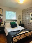 Artsy Cozy & Central! Near Berkeley, Royal Oak, DTWN Detroit, Zoo & Dream cruise Hotels in Southfield