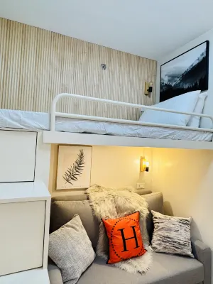 Comfortable & Classy Combined - Amazing Unit Just Around the Block