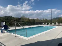 Holiday Inn Express & Suites MARION by IHG - Pools