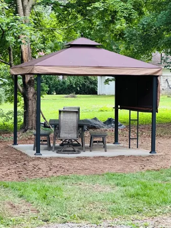 "The Hideaway 2" Charming 2-bedroom house in delightful Farmington with WiFi, AC