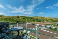 칼란초흐, 해변 근처의 아파트먼트