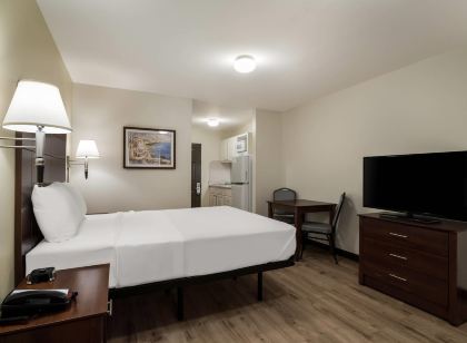 Suburban Studios Denver Central-Arvada