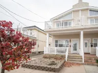 1 BLOCK TO BEACH & DINING, beautifully updated, park 3 cars! Hotels near Lucy the Elephant