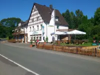 Family-friendly apartments in the southern Sauerland Hotels near Brudertreue Denkmal