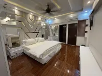 Brand new building with 8 bedrooms, 6 bathroom, 3 kitchen with luxury appliances Hotels in D.H.A.