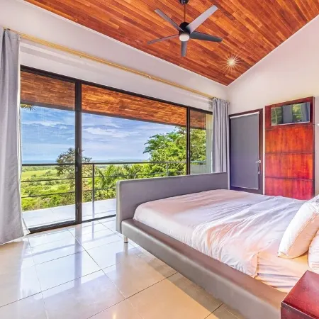 Exotica-All Suite House & Killer Views. On-site Staff-Gated Community-Paved Road
