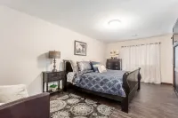 Stunning Custom Ranch in Central Roswell Hotels near Hembree Park