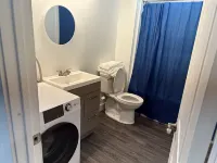 1 bedroom 1 Bathroom Private Suite! 2 minutes from the Reservoir.