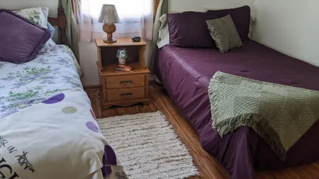 Songbird Haven, 3 min from town, & Pumpkinvine. Full house, 3 bedroom, 2 bath. Отели в г. LaGrange County