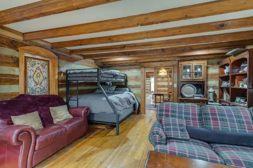 Modern Cabin With Pool Near Nashville!