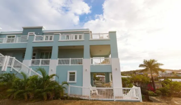 Seahorse Suite – Stunning Caribbean Views , Covered Terrace & Family Friendly! Hotels near Flamenco Beach