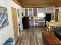 Seaman's Cottage #2 in Summerville Centre - Pet Friendly!