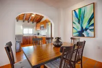 Brand new modern home w pool- perfect for groups