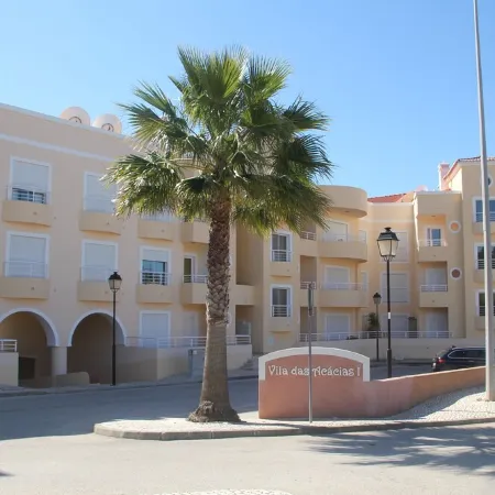 Fabulous Sea Views, Wi Fi, Walk to Restaurants and to Luz Blue Flag Beach
