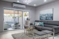 Modern/sleek Apt, 7 mins from Jobos Beach