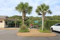 Great Oceanfront Condo with Pools, Clay Courts, WiFi, and more