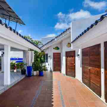 Luxury pool villa totally private backyard - 5 minutes to the beach! Hotel Exterior