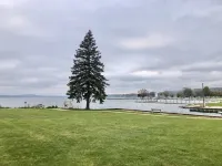 Downtown Boyne City Cottage: Walking distance to everything! Hotels in Boyne City