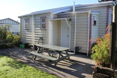 Waihi Cottage Entertainment Отели рядом с достопримечательностью «Spikes Bricks And Models»