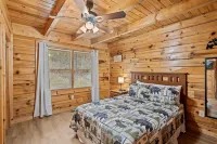 SMOKY MTN STAYS OFF LAKE w/POOL & HOT TUB