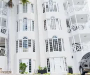 Falcon Oceanview3BRCondo/Free Airport Transport/5minsWalkToBeach/Gated/Security Hotel a 