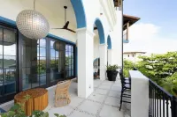 Las Catalinas- Spectacular views- breakfast service, Casa Chameleon's neighbor