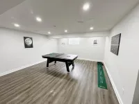 4 Bedroom and 4 Full Bathroom Bungalow Minutes from Niagara Falls Hotels near Masjid Al-Mu'mineen