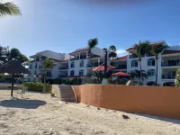 Affordable Luxury-Newly Renovated Beachfront Condo-Vacation Paradise