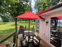 Jolie Maison Bobcaygeon -  Luxurious 4 Bed 2 Bath Waterfront Cottage