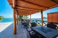 Amazing Oceanfront Villa with private pool