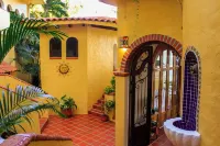 Vista Los Arcos of Mismaloya - Jungle Villa with Ocean Views! Mismaloya Beach附近的飯店