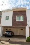 Nice home & Immaculate nice and relaxing Hotels in 
