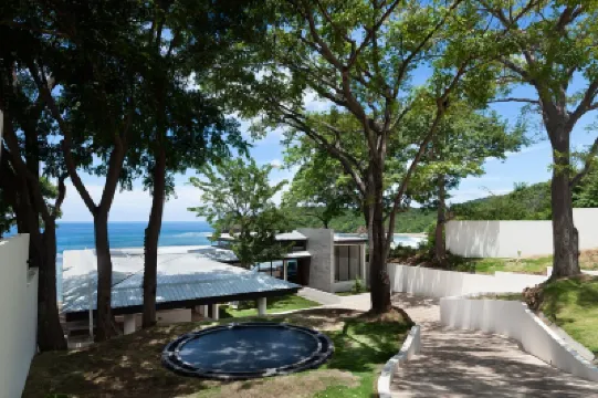 Brand New Beach front 5 bedroom house steps from the beach Hotels in 