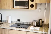 Cozy private studio with WiFi, AC, jacuzzi, volcano views, 8min drive to Fortuna