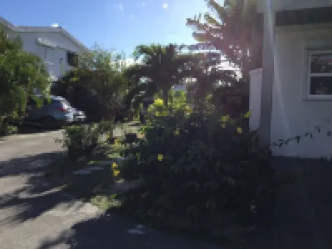 Waterfront Villa  5 min to beaches Hotels in 