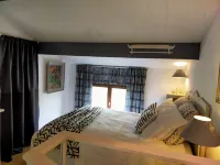 Self-contained accommodation in a beautiful villa with swimming pool, a true haven of peace